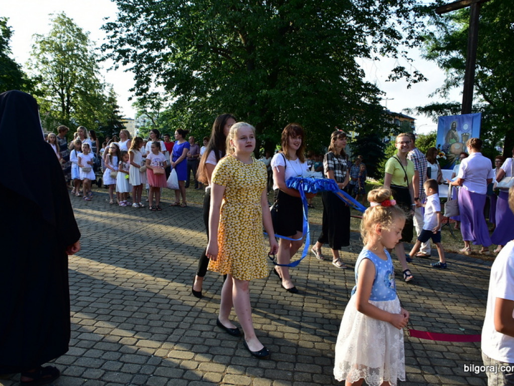 Oktawa Bożego Ciała. Wierni w procesjach do czterech ołtarzy i święcenie wianków (FOTO)