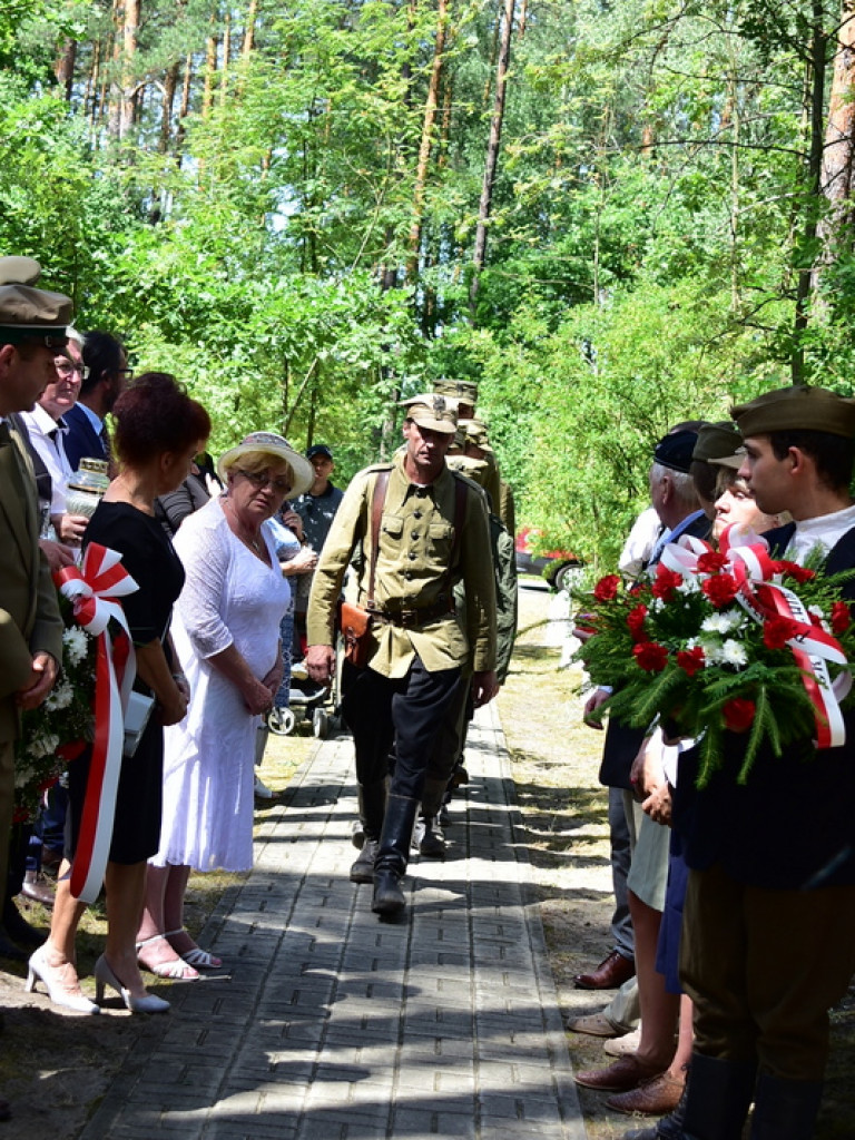 75. rocznica mordu partyzantów w lesie Rapy koło Biłgoraja (FOTO)