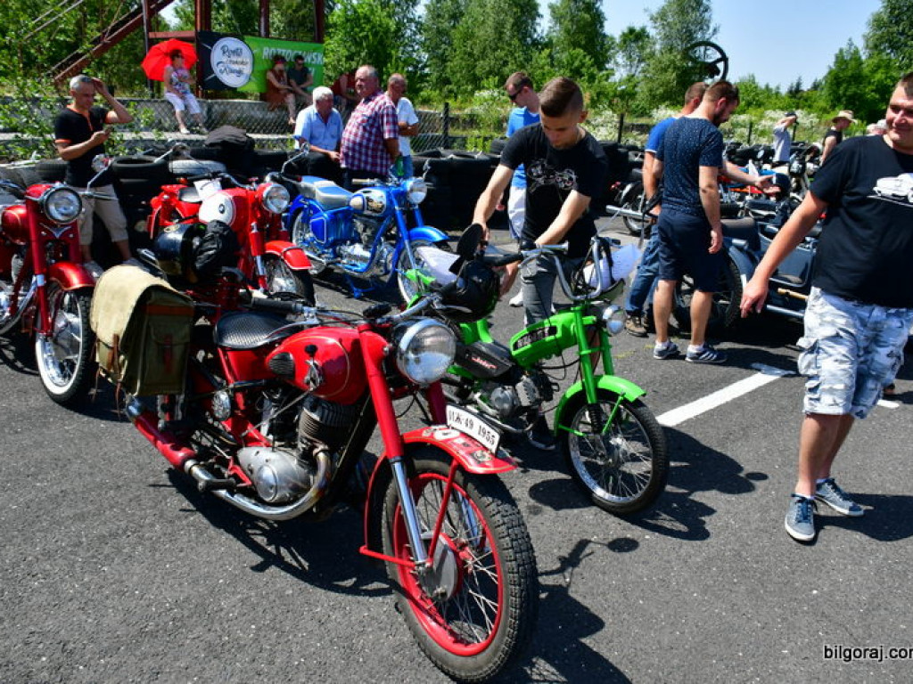 Zabytki i klasyki motoryzacji na zlocie w Biłgoraju (FOTO)