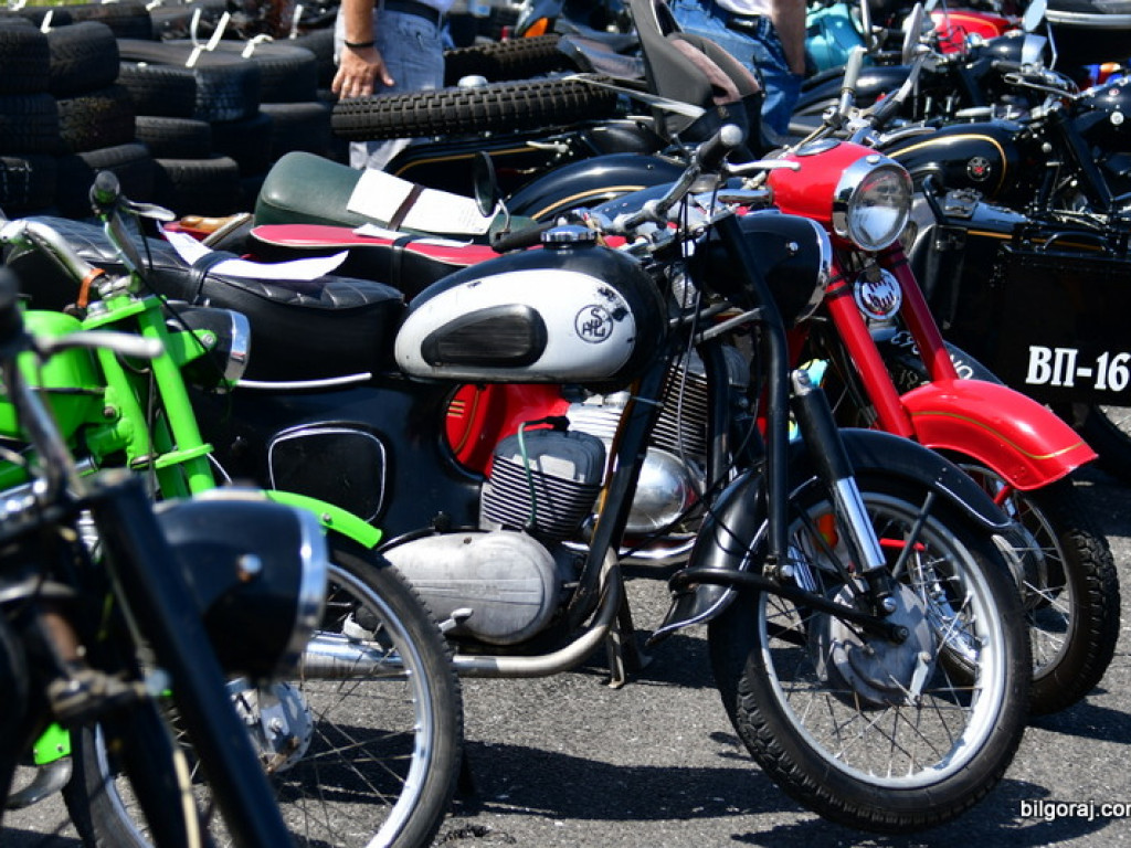 Zabytki i klasyki motoryzacji na zlocie w Biłgoraju (FOTO)