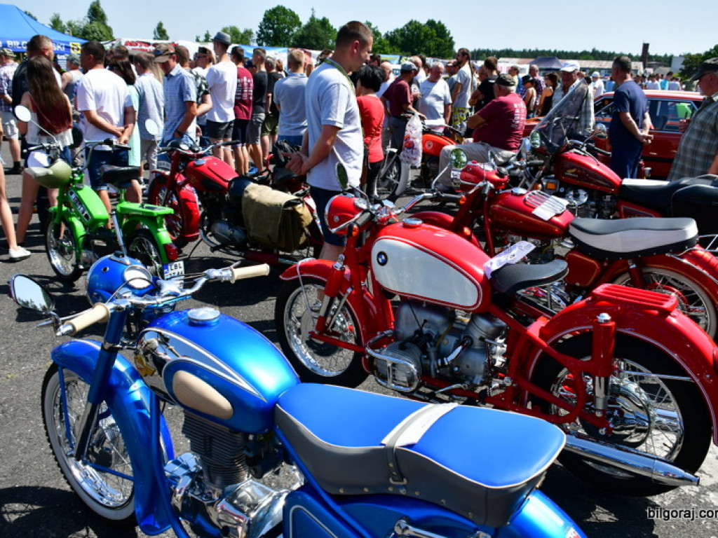Zabytki i klasyki motoryzacji na zlocie w Biłgoraju (FOTO)