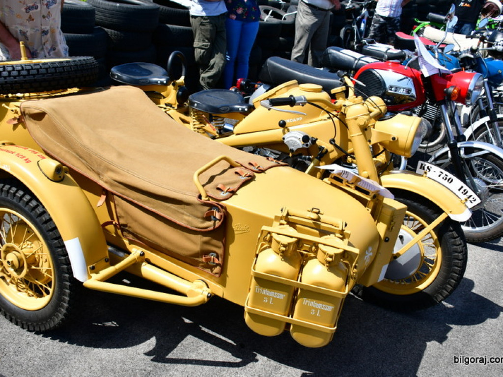 Zabytki i klasyki motoryzacji na zlocie w Biłgoraju (FOTO)