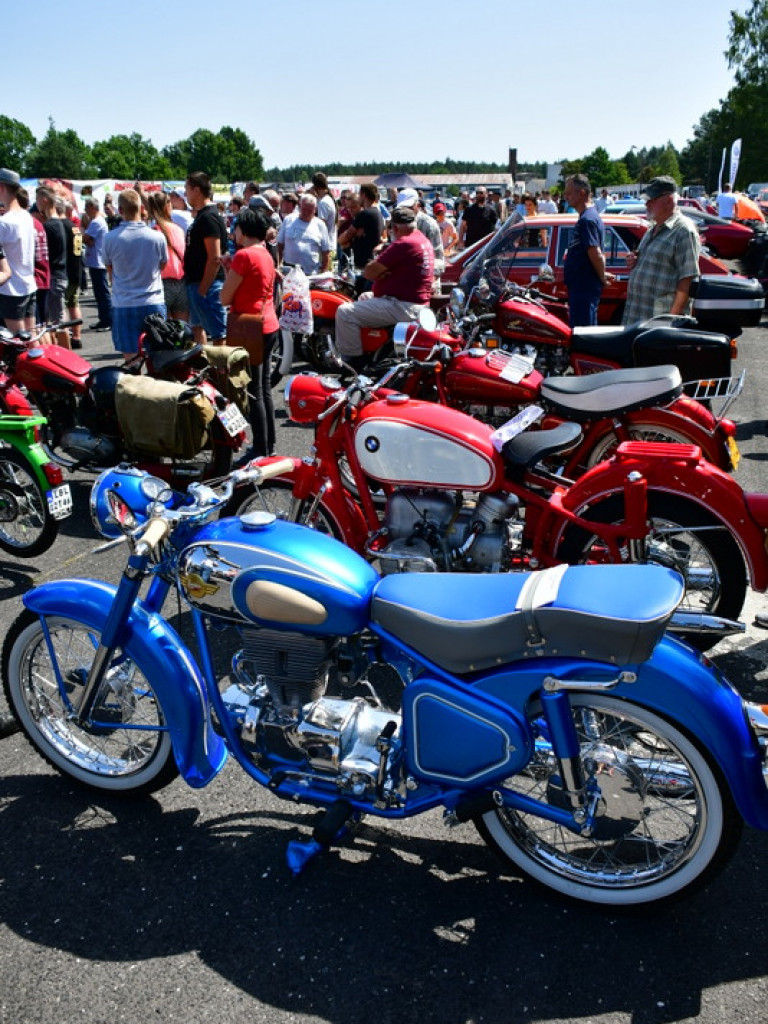 Zabytki i klasyki motoryzacji na zlocie w Biłgoraju (FOTO)