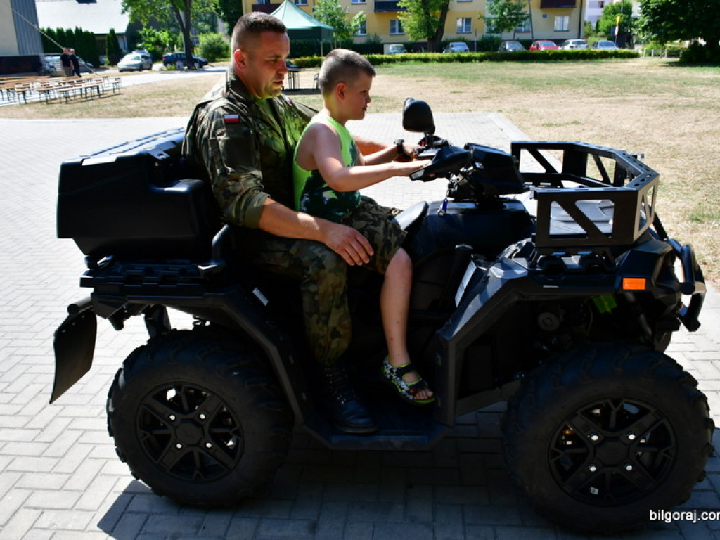 Piknik militarny w ramach obchodów 75. rocznicy mordu partyzantów w lesie Rapy (FOTO)