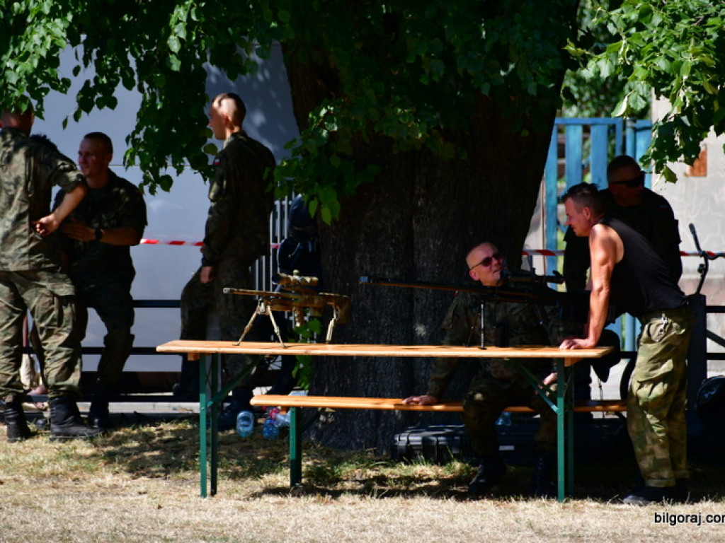 Piknik militarny w ramach obchodów 75. rocznicy mordu partyzantów w lesie Rapy (FOTO)