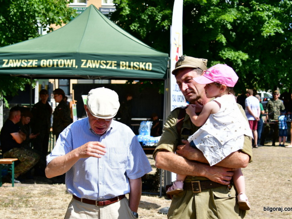 Piknik militarny w ramach obchodów 75. rocznicy mordu partyzantów w lesie Rapy (FOTO)