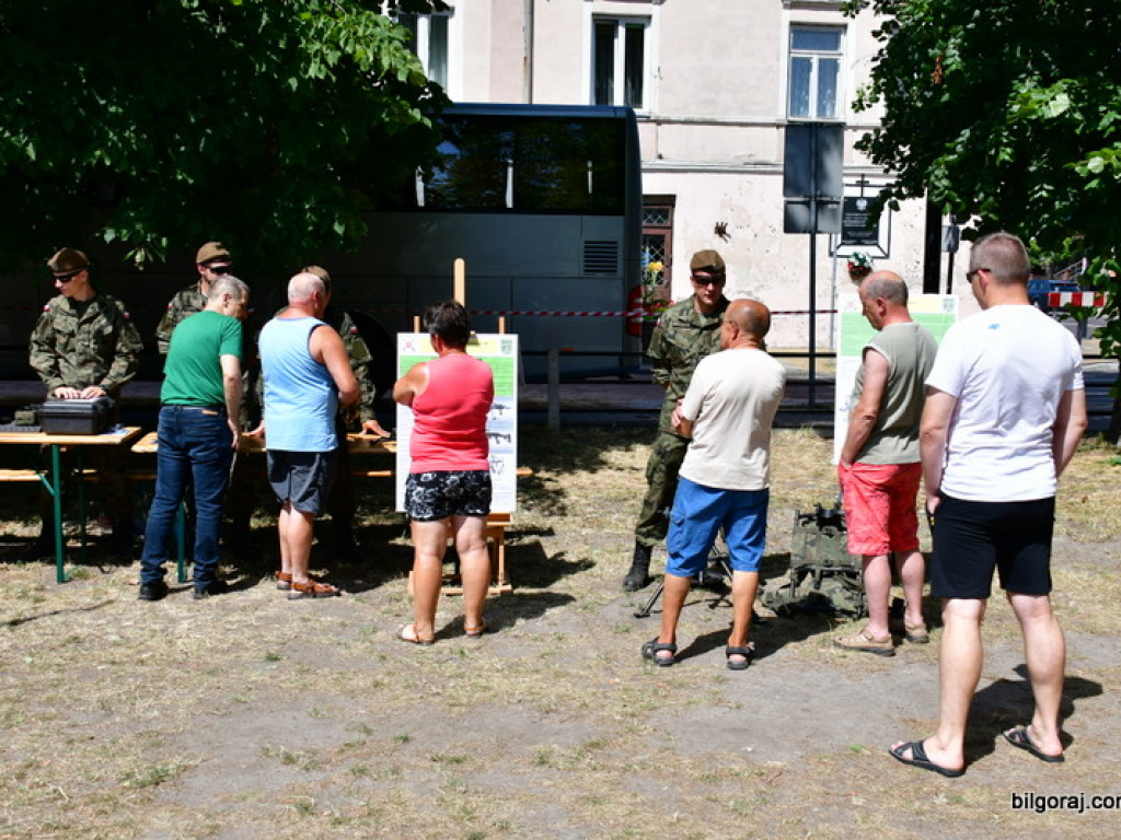 Piknik militarny w ramach obchodów 75. rocznicy mordu partyzantów w lesie Rapy (FOTO)