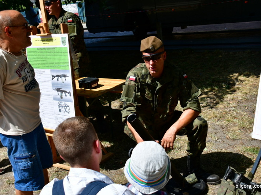 Piknik militarny w ramach obchodów 75. rocznicy mordu partyzantów w lesie Rapy (FOTO)