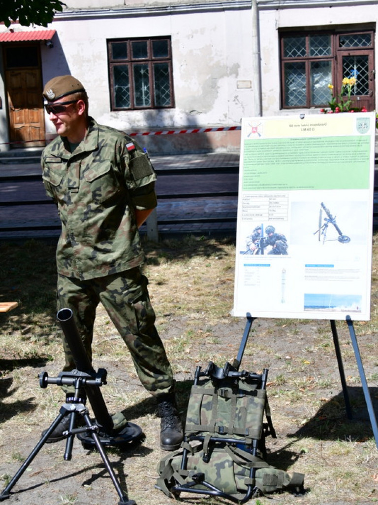 Piknik militarny w ramach obchodów 75. rocznicy mordu partyzantów w lesie Rapy (FOTO)