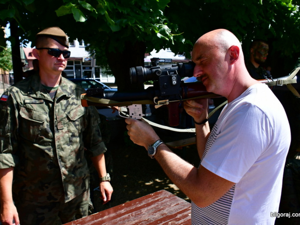 Piknik militarny w ramach obchodów 75. rocznicy mordu partyzantów w lesie Rapy (FOTO)