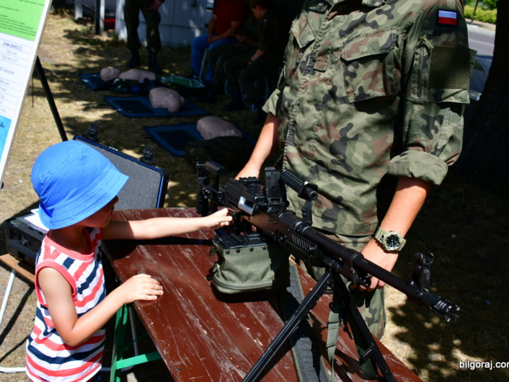 Piknik militarny w ramach obchodów 75. rocznicy mordu partyzantów w lesie Rapy (FOTO)