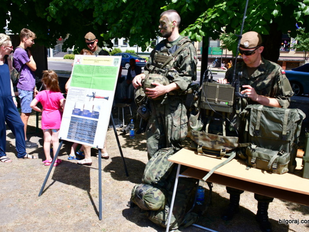 Piknik militarny w ramach obchodów 75. rocznicy mordu partyzantów w lesie Rapy (FOTO)