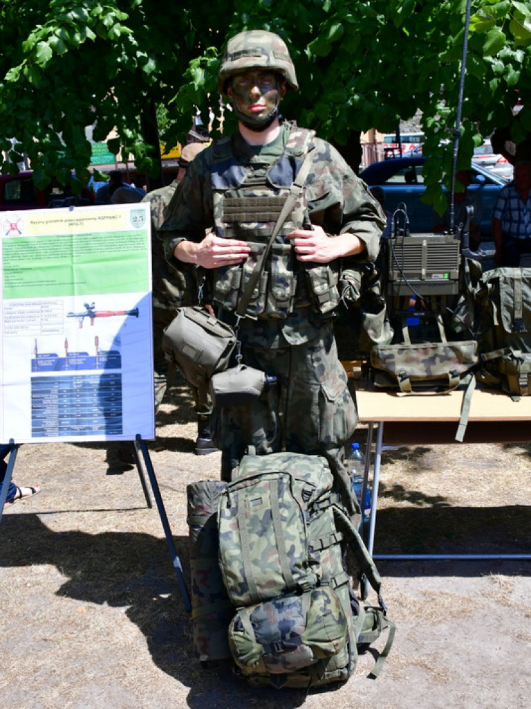 Piknik militarny w ramach obchodów 75. rocznicy mordu partyzantów w lesie Rapy (FOTO)