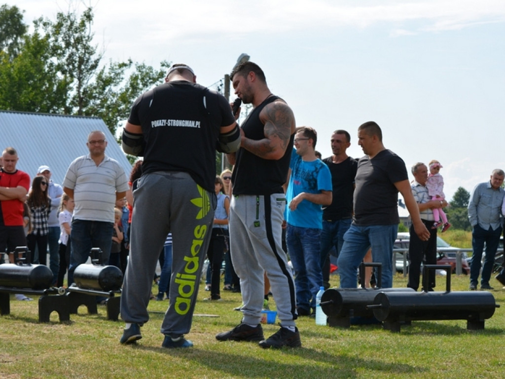 Strongmani w Gromadzie (FOTO)