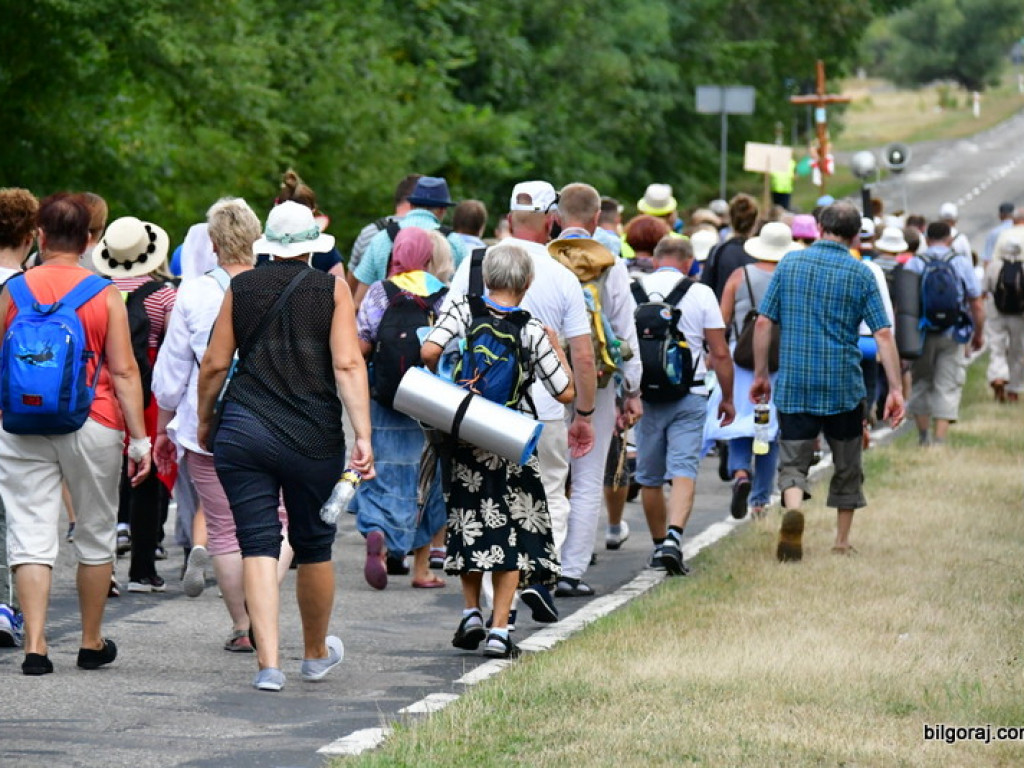 Pątnicy są już w granicach naszego Powiatu. Pielgrzymi w drodze na Jasną Górę zawitali do Józefowa i Zamchu (FOTO)