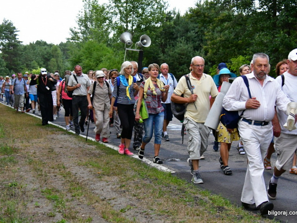 Pątnicy są już w granicach naszego Powiatu. Pielgrzymi w drodze na Jasną Górę zawitali do Józefowa i Zamchu (FOTO)