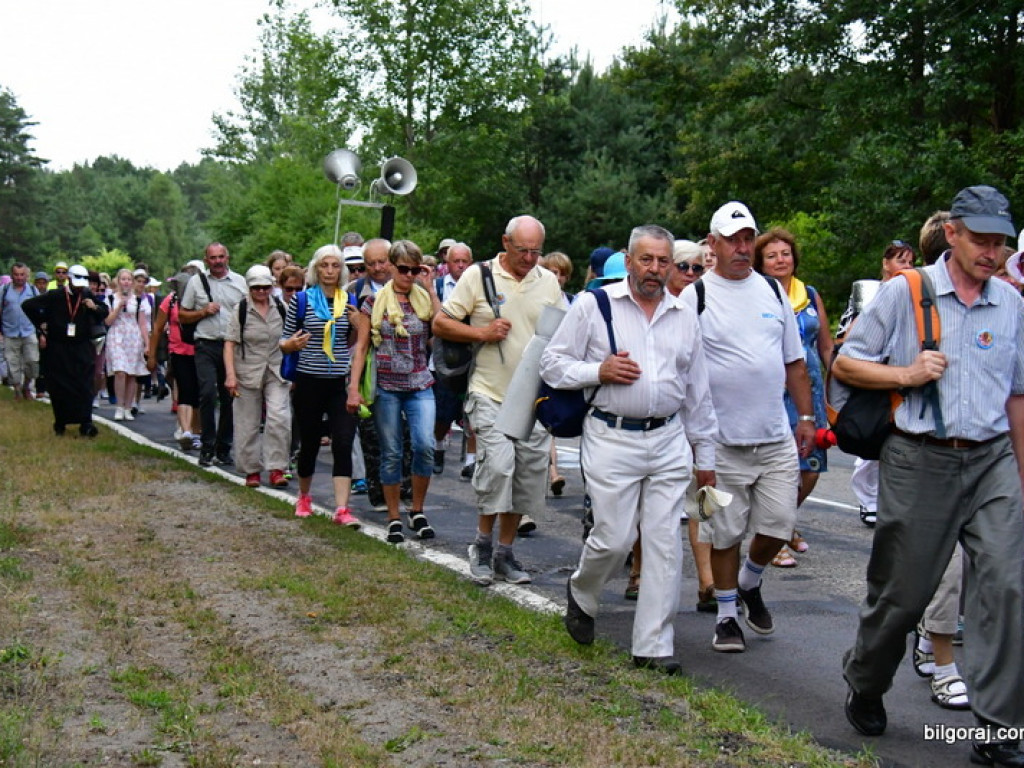 Pątnicy są już w granicach naszego Powiatu. Pielgrzymi w drodze na Jasną Górę zawitali do Józefowa i Zamchu (FOTO)