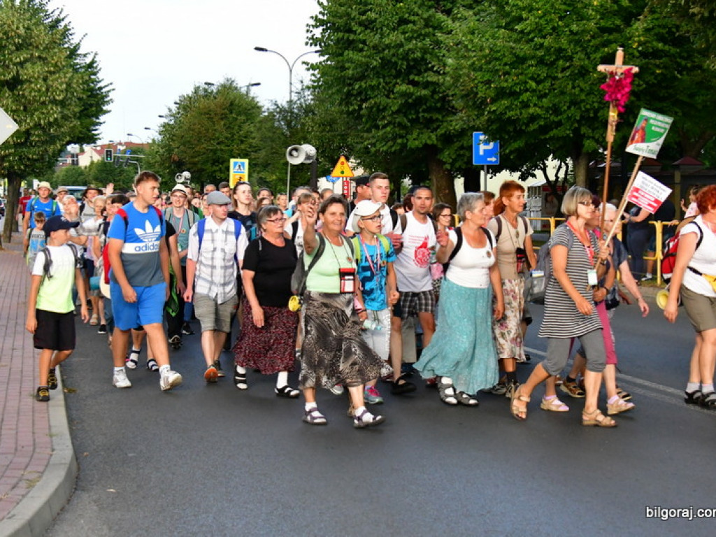 Pielgrzymi przybyli do Biłgoraja. W mieście nocują grupy z Zamościa i Hrubieszowa (FOTO)