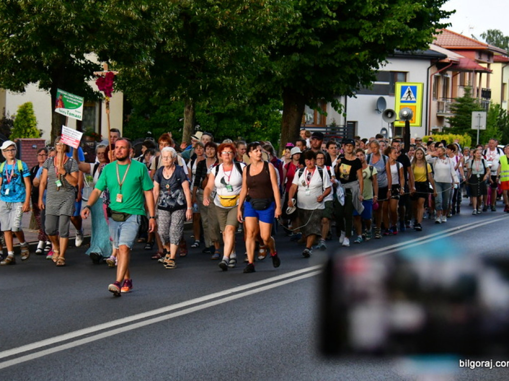 Pielgrzymi przybyli do Biłgoraja. W mieście nocują grupy z Zamościa i Hrubieszowa (FOTO)
