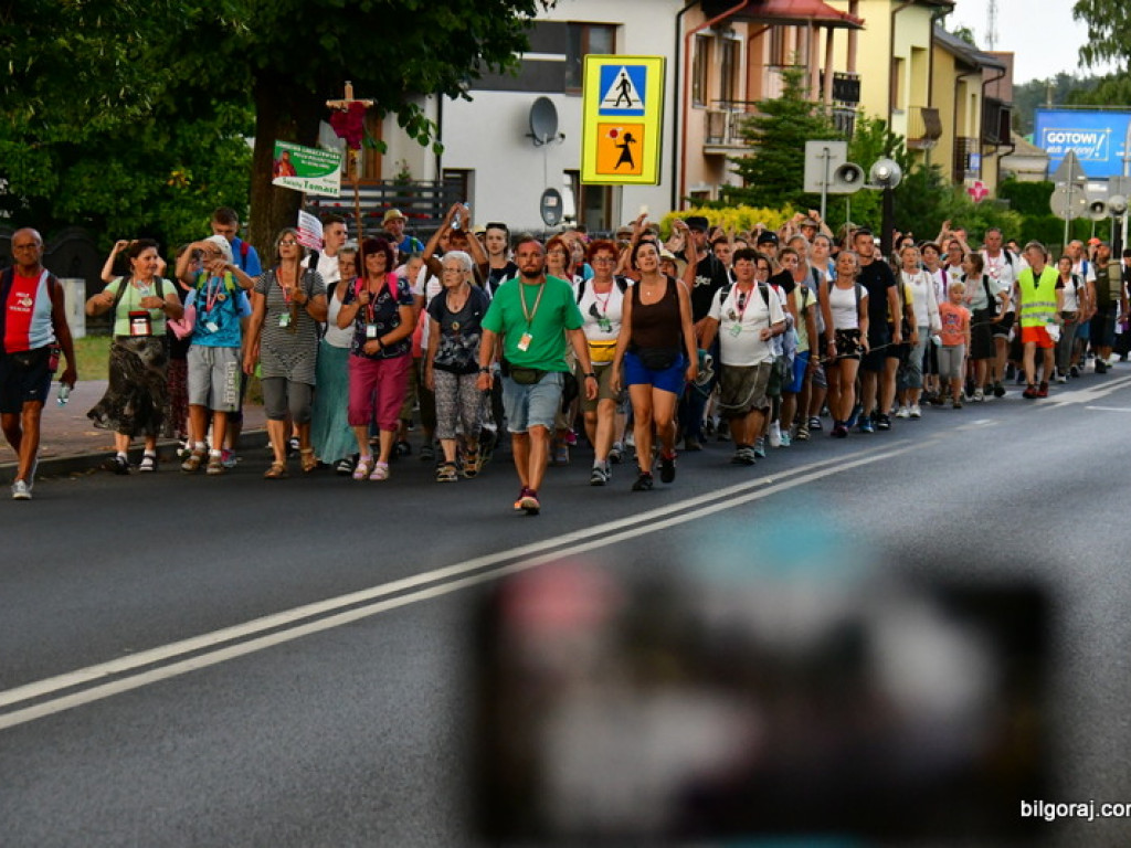 Pielgrzymi przybyli do Biłgoraja. W mieście nocują grupy z Zamościa i Hrubieszowa (FOTO)