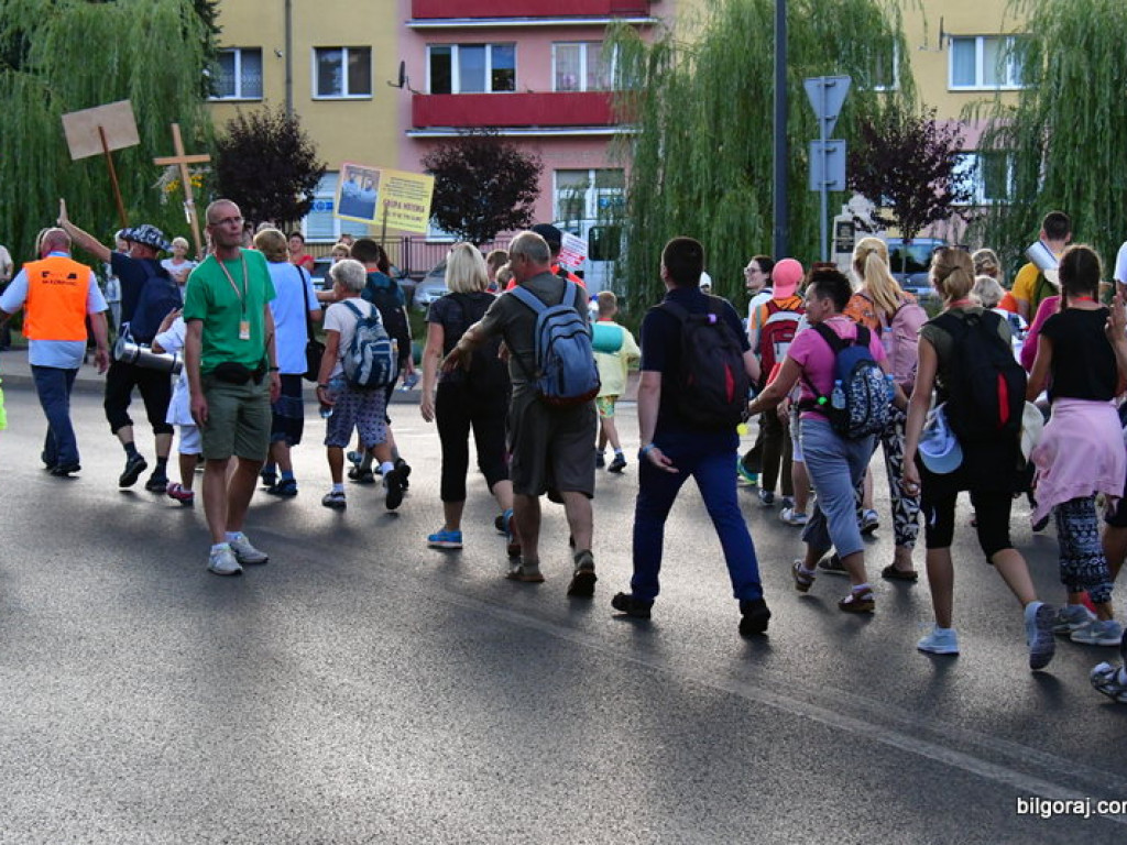 Pielgrzymi przybyli do Biłgoraja. W mieście nocują grupy z Zamościa i Hrubieszowa (FOTO)