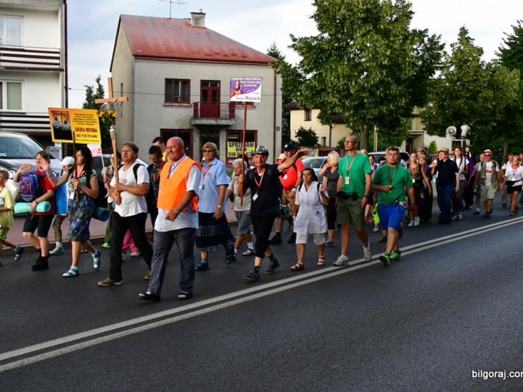 Pielgrzymi przybyli do Biłgoraja. W mieście nocują grupy z Zamościa i Hrubieszowa (FOTO)