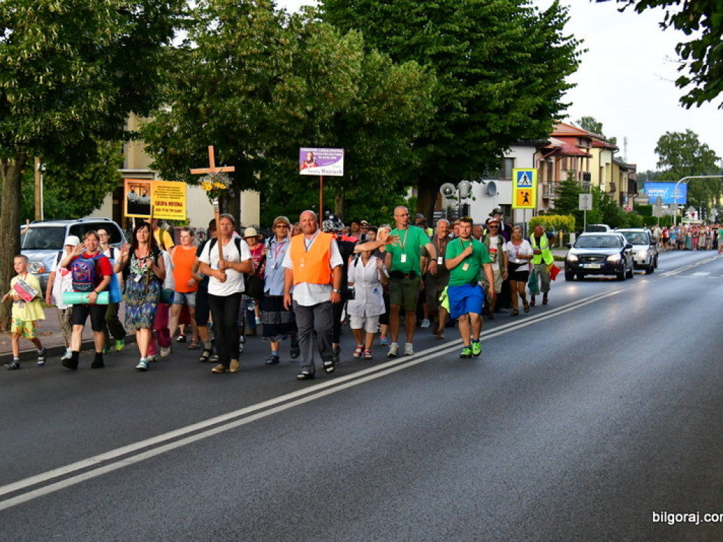 Pielgrzymi przybyli do Biłgoraja. W mieście nocują grupy z Zamościa i Hrubieszowa (FOTO)