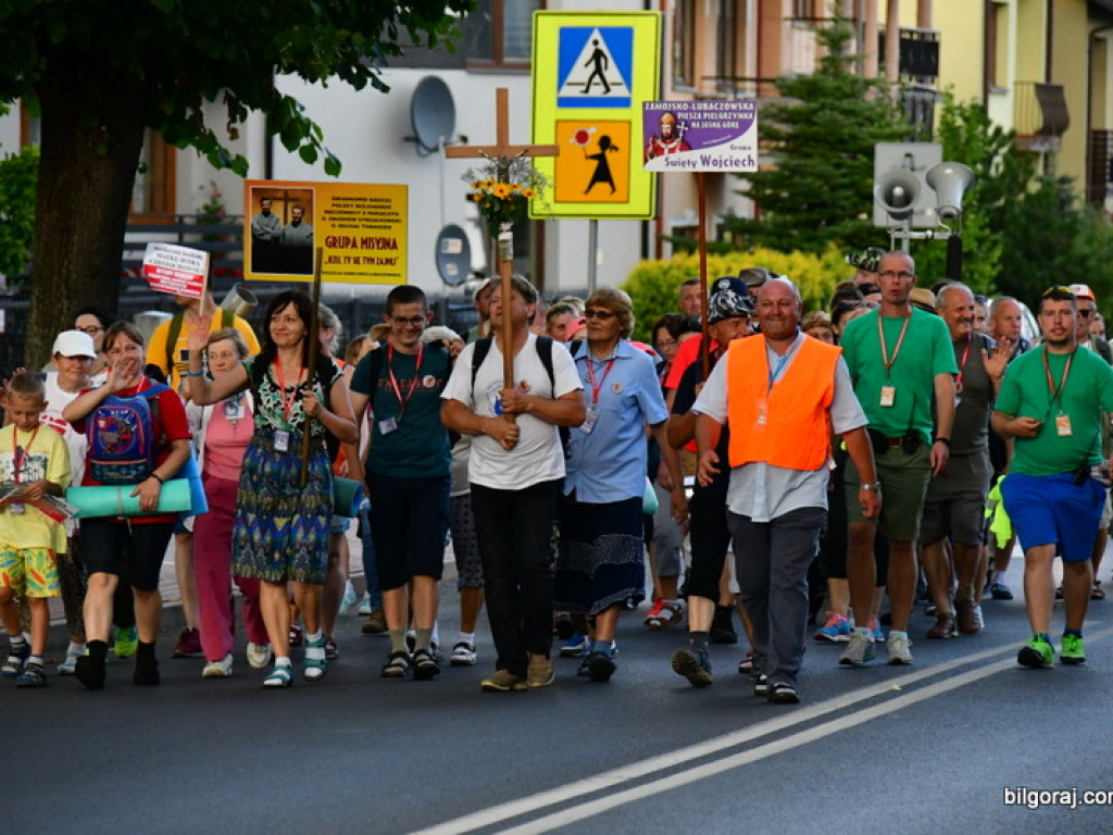 Pielgrzymi przybyli do Biłgoraja. W mieście nocują grupy z Zamościa i Hrubieszowa (FOTO)