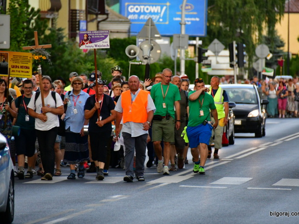 Pielgrzymi przybyli do Biłgoraja. W mieście nocują grupy z Zamościa i Hrubieszowa (FOTO)