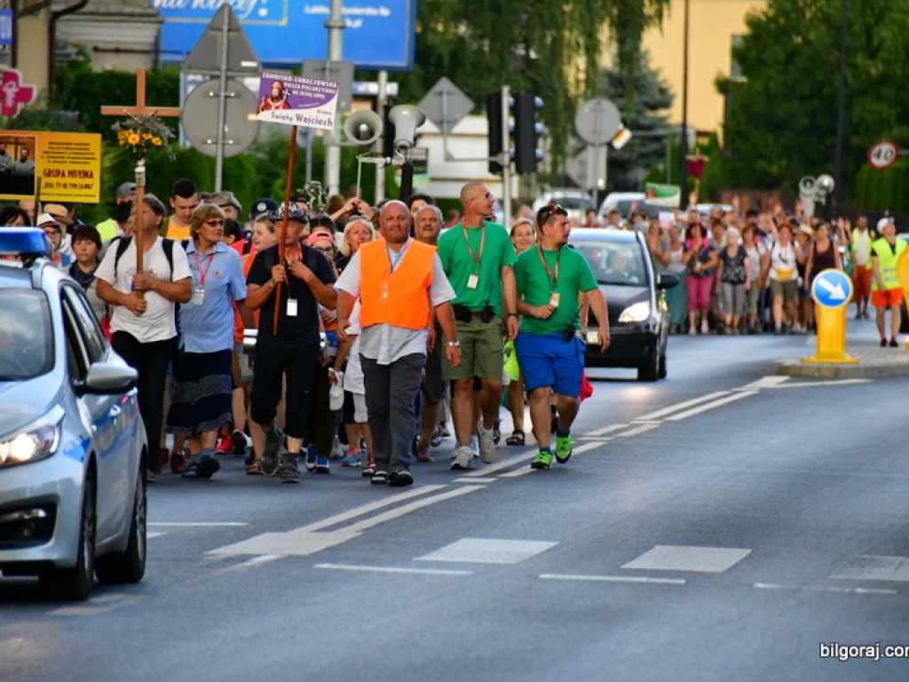 Pielgrzymi przybyli do Biłgoraja. W mieście nocują grupy z Zamościa i Hrubieszowa (FOTO)