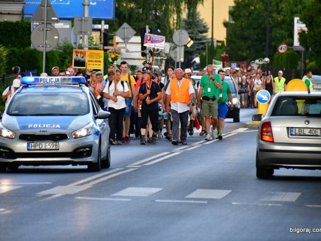 Pielgrzymi przybyli do Biłgoraja. W mieście nocują grupy z Zamościa i Hrubieszowa (FOTO)