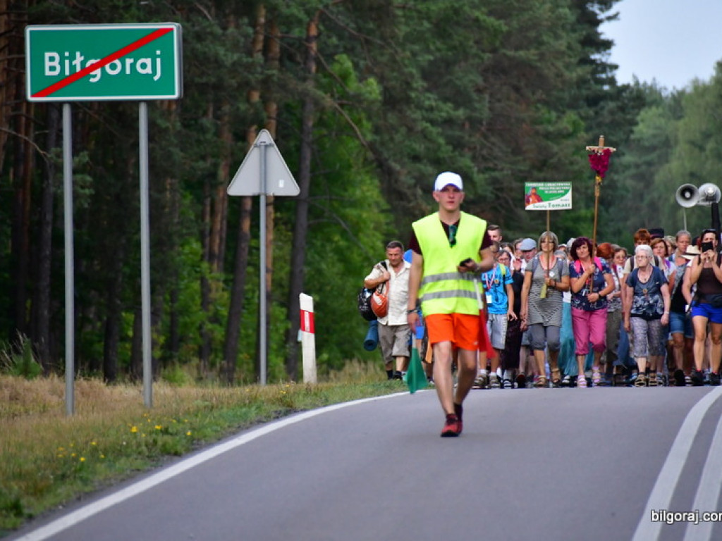 Pielgrzymi przybyli do Biłgoraja. W mieście nocują grupy z Zamościa i Hrubieszowa (FOTO)