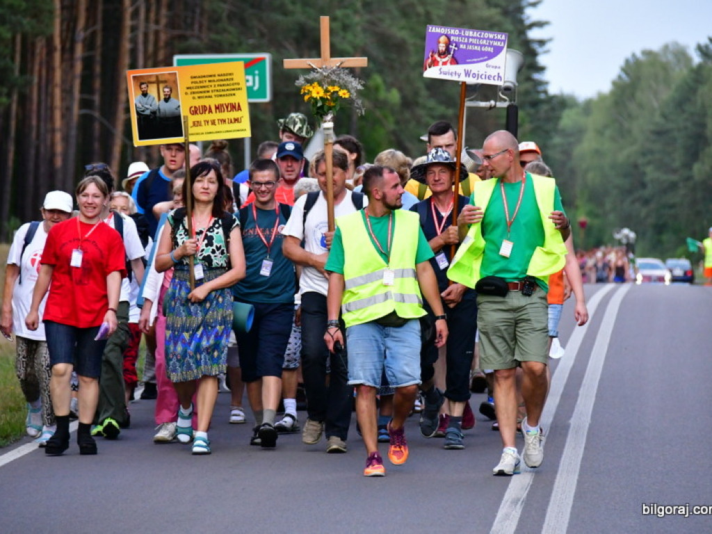 Pielgrzymi przybyli do Biłgoraja. W mieście nocują grupy z Zamościa i Hrubieszowa (FOTO)