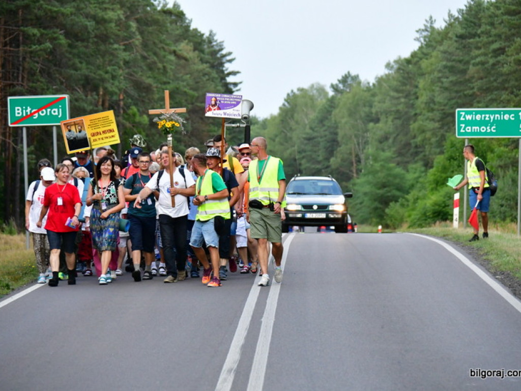Pielgrzymi przybyli do Biłgoraja. W mieście nocują grupy z Zamościa i Hrubieszowa (FOTO)