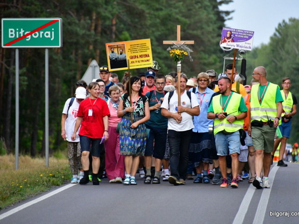 Pielgrzymi przybyli do Biłgoraja. W mieście nocują grupy z Zamościa i Hrubieszowa (FOTO)
