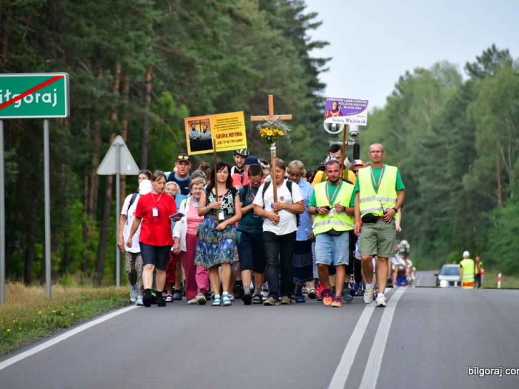 Pielgrzymi przybyli do Biłgoraja. W mieście nocują grupy z Zamościa i Hrubieszowa (FOTO)