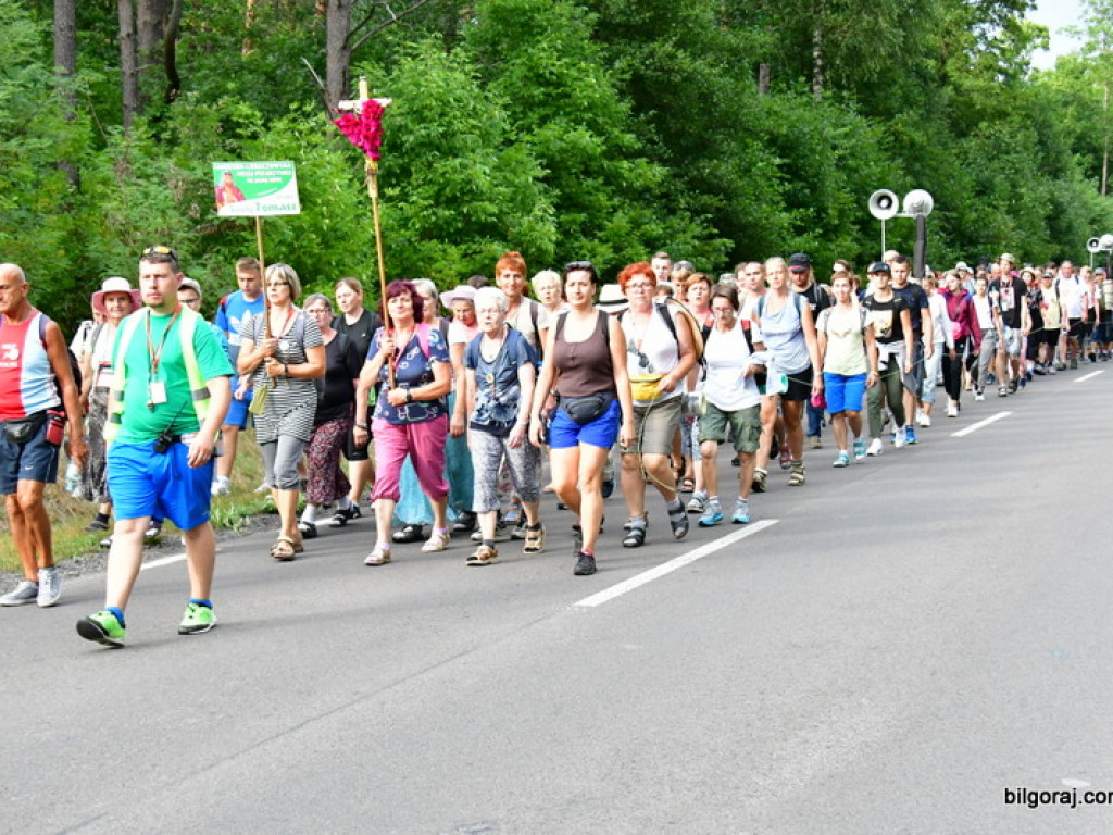 Pielgrzymi przybyli do Biłgoraja. W mieście nocują grupy z Zamościa i Hrubieszowa (FOTO)