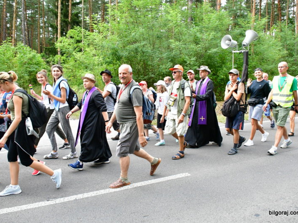 Pielgrzymi przybyli do Biłgoraja. W mieście nocują grupy z Zamościa i Hrubieszowa (FOTO)