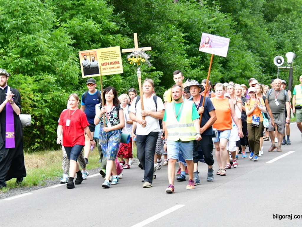 Pielgrzymi przybyli do Biłgoraja. W mieście nocują grupy z Zamościa i Hrubieszowa (FOTO)