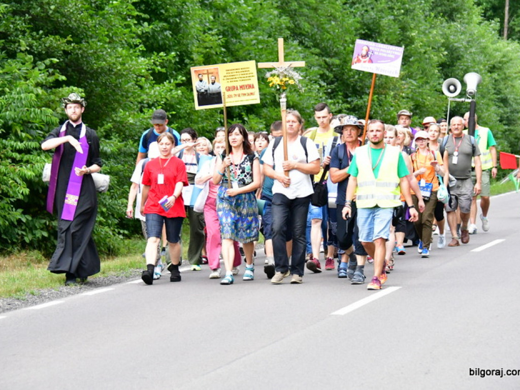 Pielgrzymi przybyli do Biłgoraja. W mieście nocują grupy z Zamościa i Hrubieszowa (FOTO)