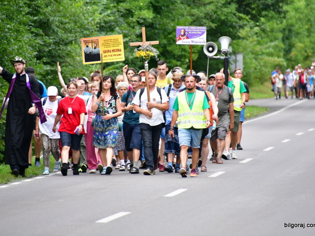 Pielgrzymi przybyli do Biłgoraja. W mieście nocują grupy z Zamościa i Hrubieszowa (FOTO)