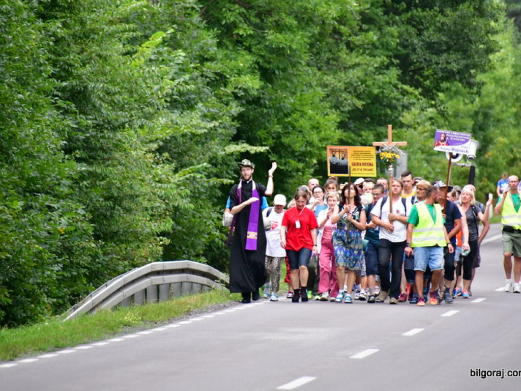 Pielgrzymi przybyli do Biłgoraja. W mieście nocują grupy z Zamościa i Hrubieszowa (FOTO)