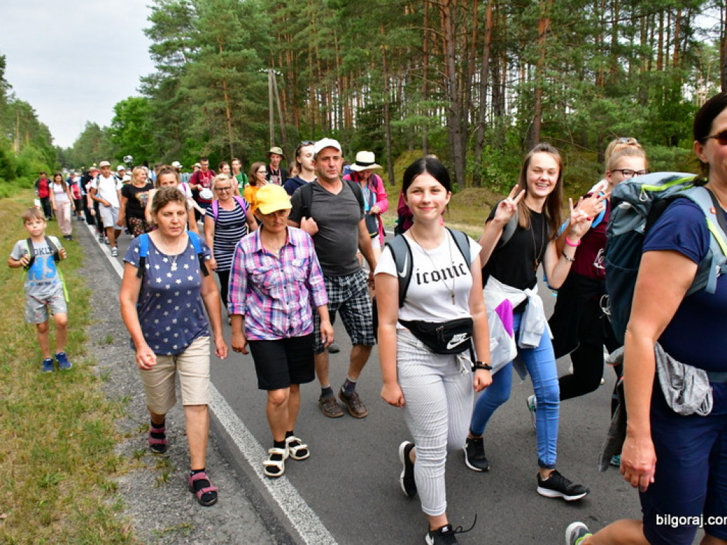 Pielgrzymi przybyli do Biłgoraja. W mieście nocują grupy z Zamościa i Hrubieszowa (FOTO)