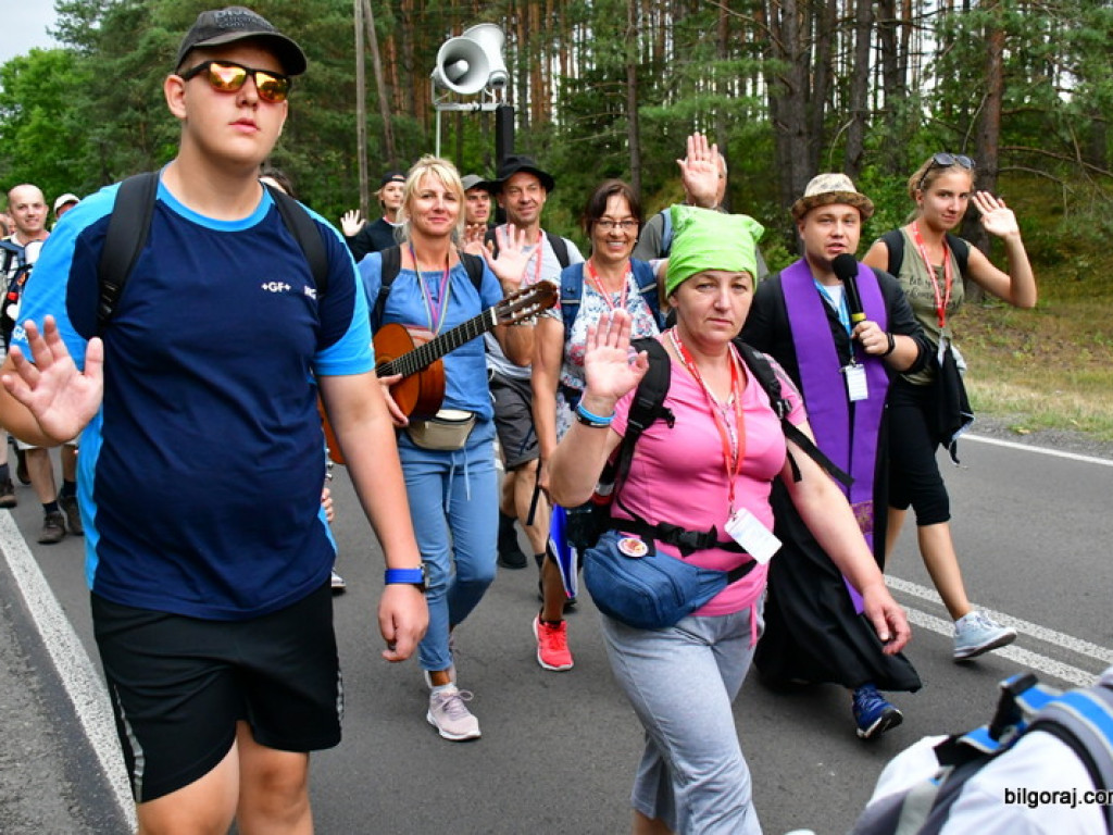 Pielgrzymi przybyli do Biłgoraja. W mieście nocują grupy z Zamościa i Hrubieszowa (FOTO)