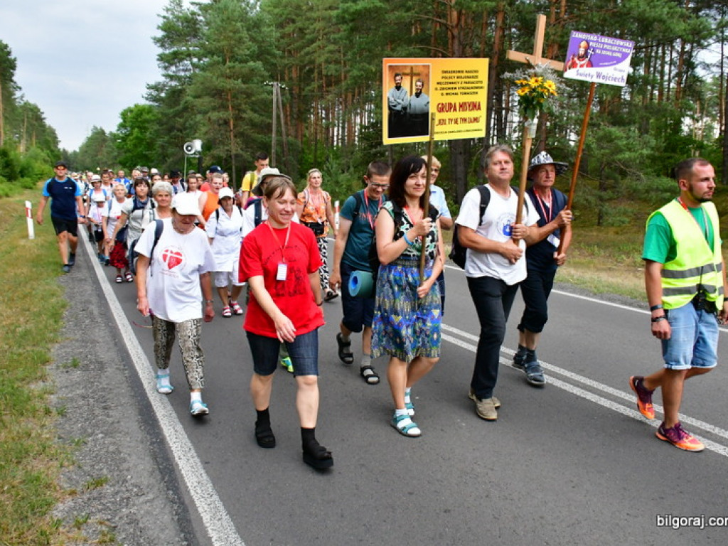 Pielgrzymi przybyli do Biłgoraja. W mieście nocują grupy z Zamościa i Hrubieszowa (FOTO)