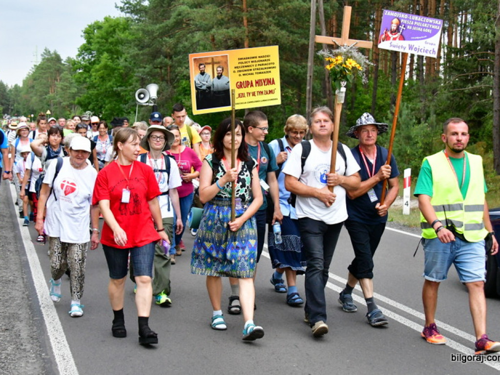 Pielgrzymi przybyli do Biłgoraja. W mieście nocują grupy z Zamościa i Hrubieszowa (FOTO)