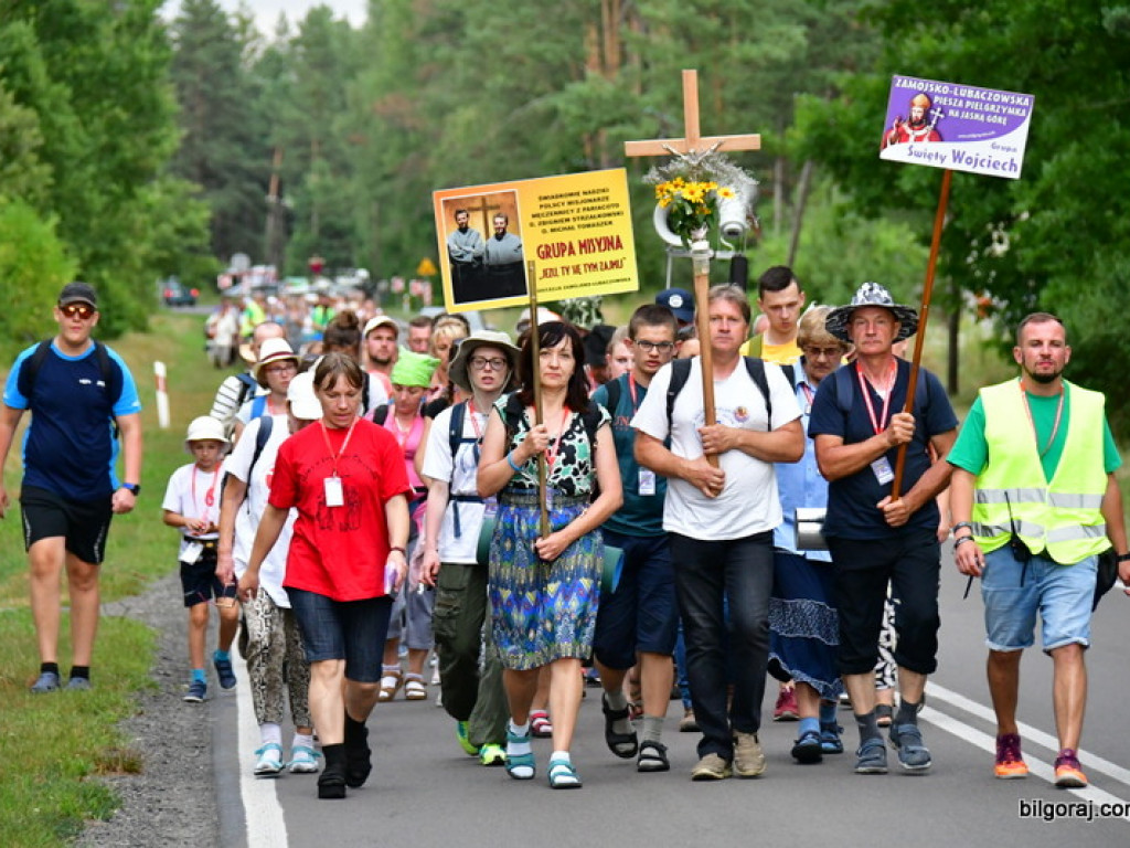 Pielgrzymi przybyli do Biłgoraja. W mieście nocują grupy z Zamościa i Hrubieszowa (FOTO)