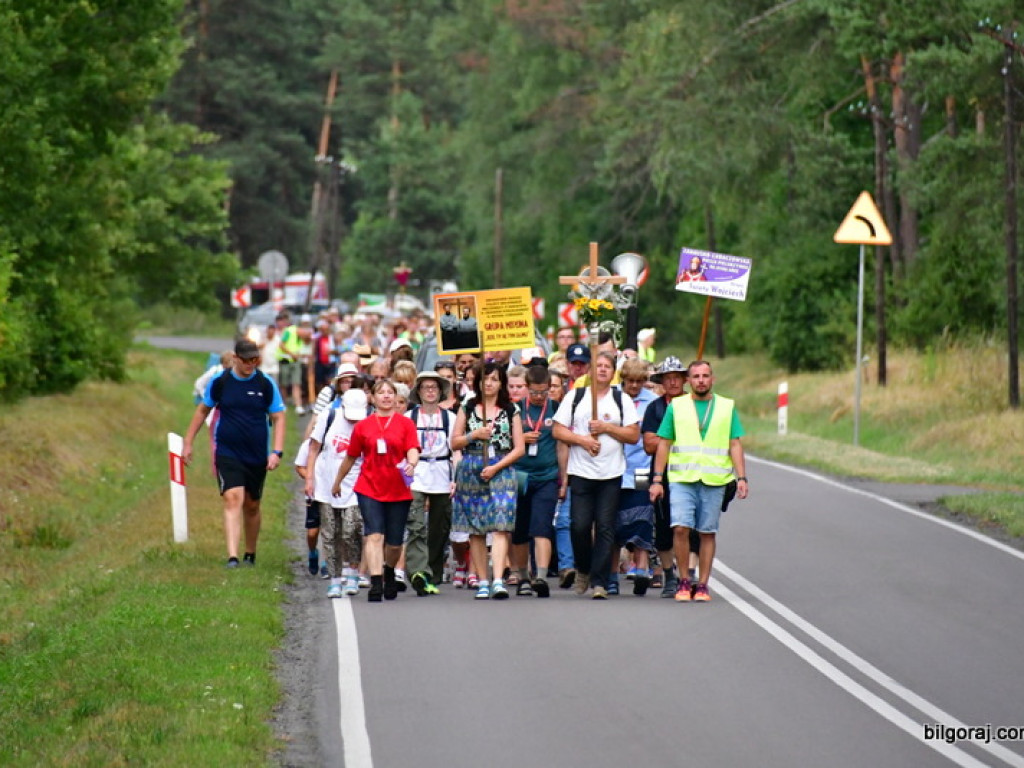 Pielgrzymi przybyli do Biłgoraja. W mieście nocują grupy z Zamościa i Hrubieszowa (FOTO)