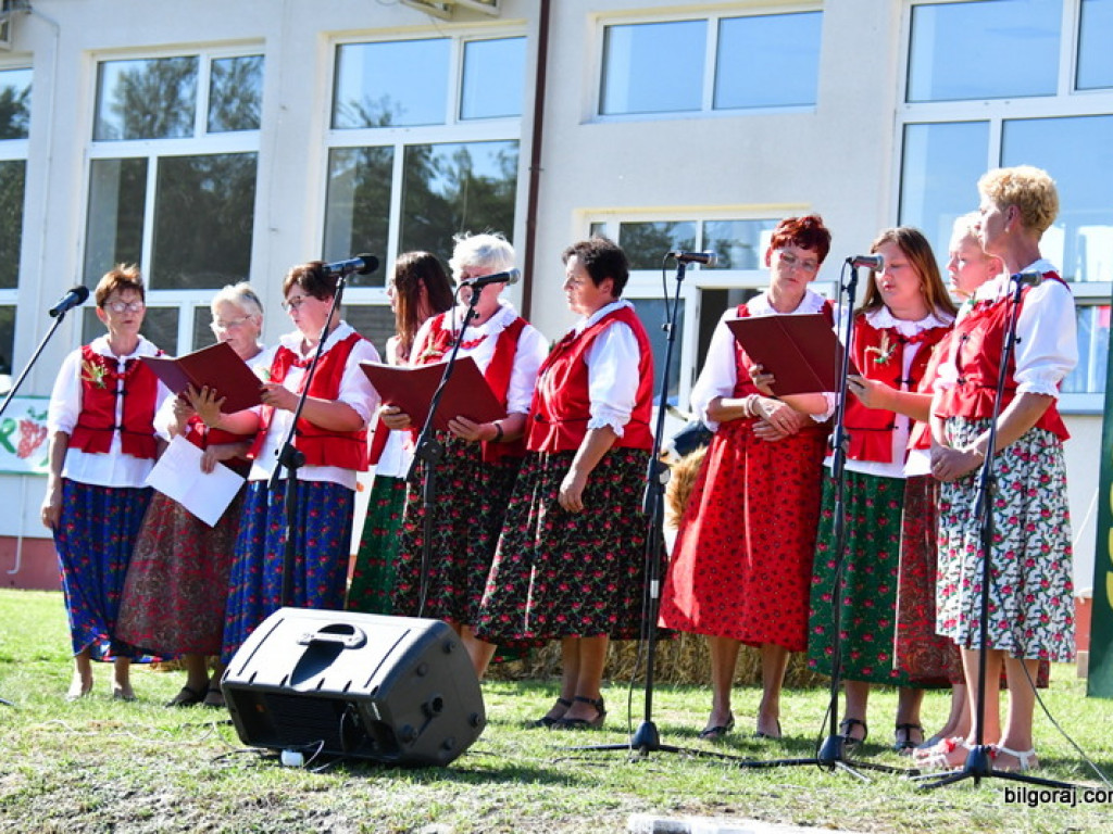 Dożynki w Gminie Tarnogród. Rolnicy świętowali w Luchowie Górnym (FOTO)
