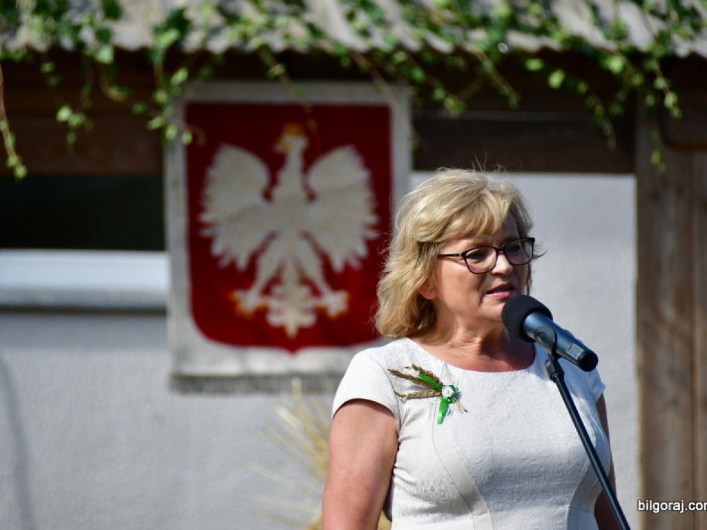 Dożynki w Gminie Tarnogród. Rolnicy świętowali w Luchowie Górnym (FOTO)